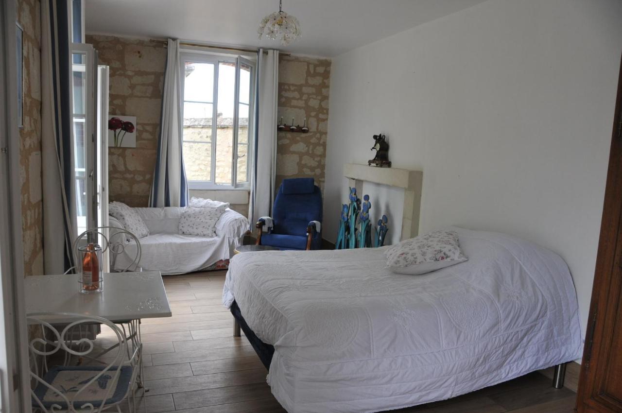 Brain-sur-Allonnes Petite Maison Des Roses - Gite 2 Personnes מראה חיצוני תמונה