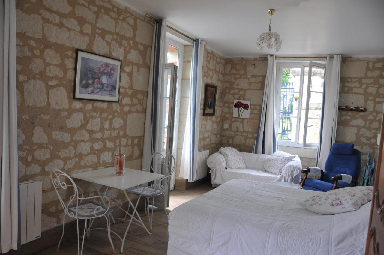 Brain-sur-Allonnes Petite Maison Des Roses - Gite 2 Personnes מראה חיצוני תמונה