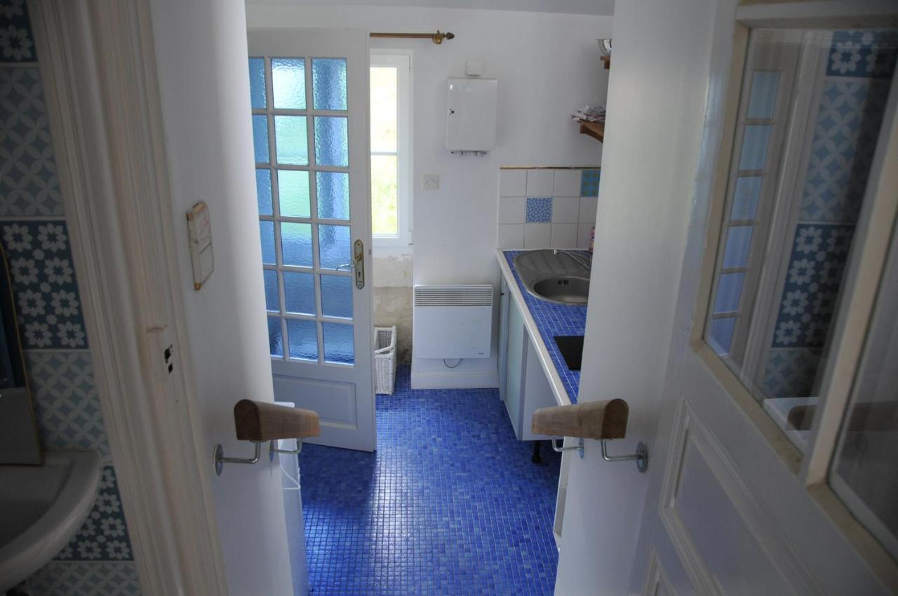 Brain-sur-Allonnes Petite Maison Des Roses - Gite 2 Personnes מראה חיצוני תמונה